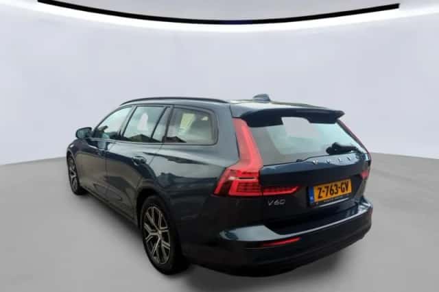Volvo V60 (2024) thumbnail 3