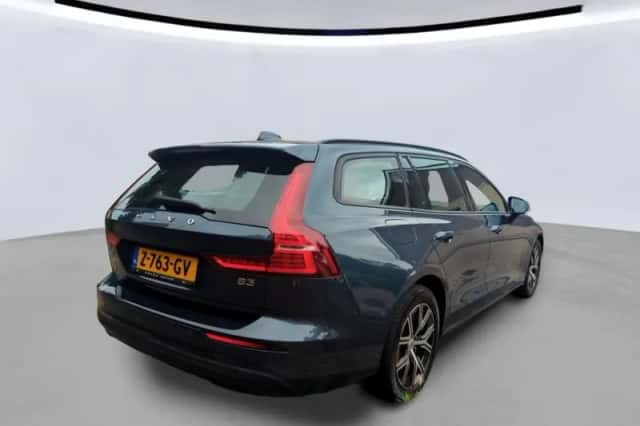 Volvo V60 (2024) thumbnail 4