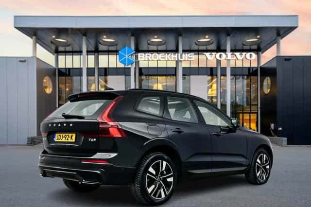 Volvo XC60 (2025) thumbnail 3