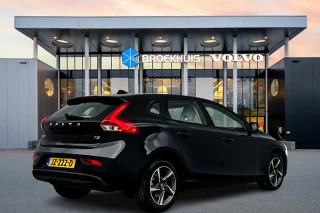 Volvo V40 (2016) thumbnail 3