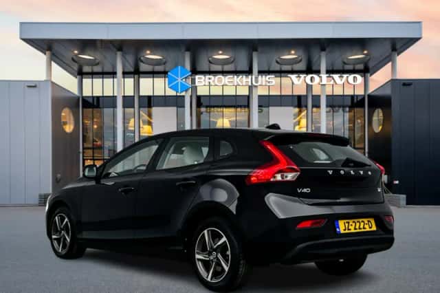 Volvo V40 (2016) thumbnail 4