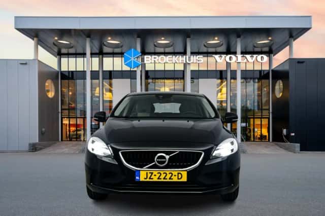 Volvo V40 (2016) thumbnail 5