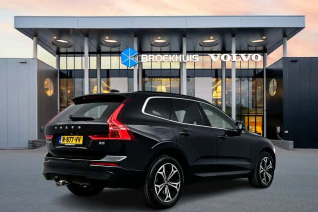 Volvo XC60 (2022) thumbnail 3