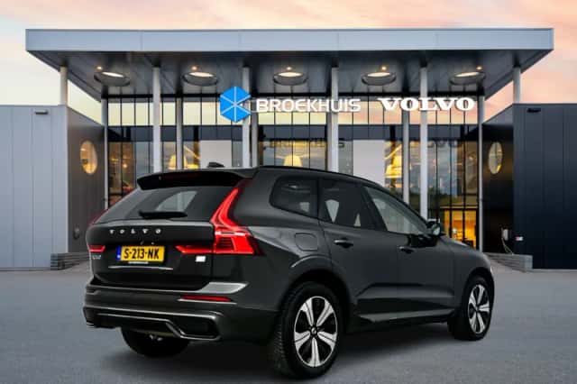 Volvo XC60 (2023) thumbnail 3