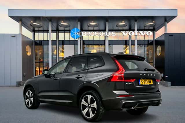 Volvo XC60 (2023) thumbnail 4