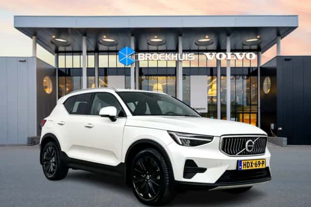 Volvo XC40 (2022) thumbnail 2