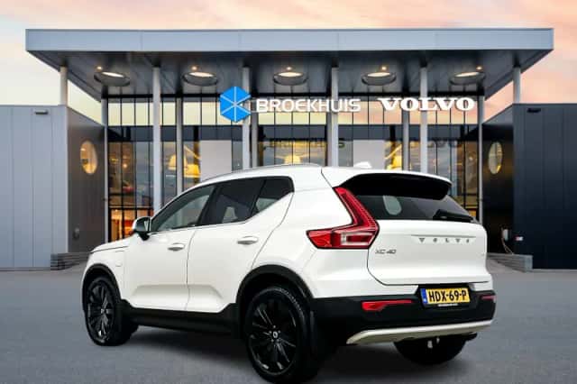 Volvo XC40 (2022) thumbnail 4