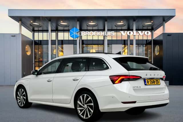 Škoda Octavia (2020) thumbnail 4