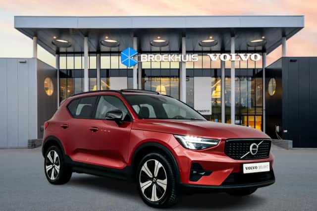Volvo XC40 (2022) thumbnail 2