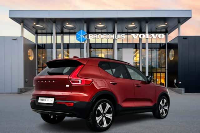 Volvo XC40 (2022) thumbnail 3