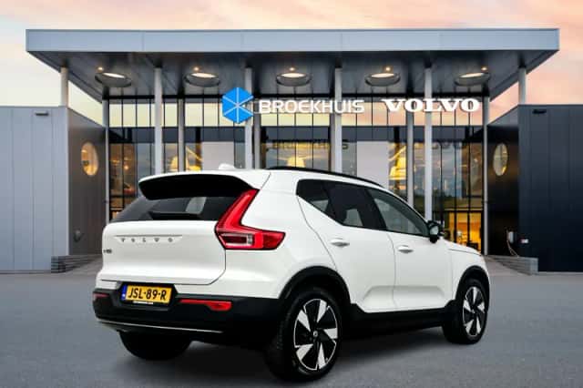 Volvo EX40 (2025) thumbnail 3