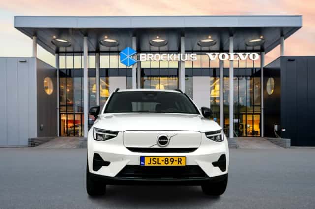 Volvo EX40 (2025) thumbnail 5