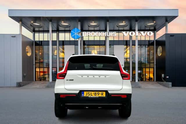 Volvo EX40 (2025) thumbnail 6