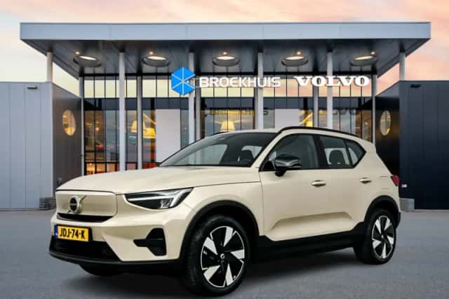 Volvo EX40 (2025) thumbnail 1