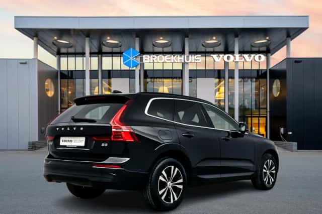 Volvo XC60 (2022) thumbnail 3