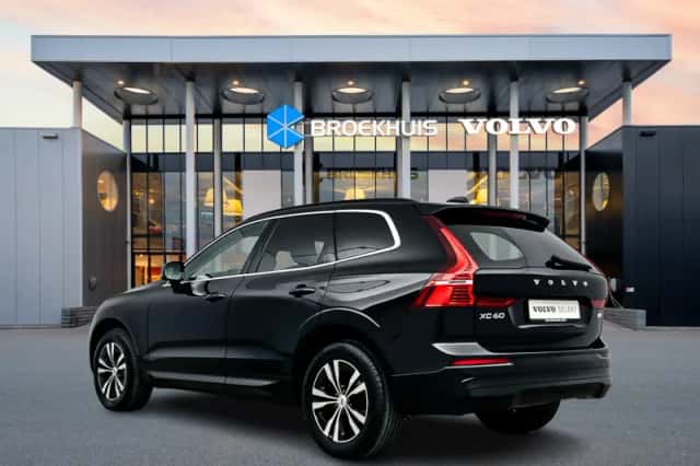 Volvo XC60 (2022) thumbnail 4