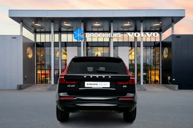 Volvo XC60 (2022) thumbnail 6