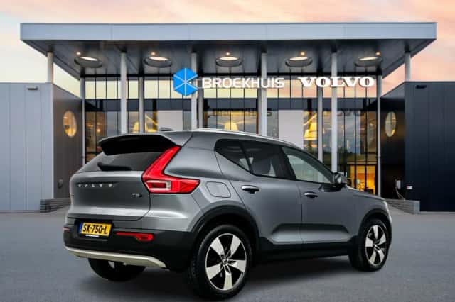 Volvo XC40 (2018) thumbnail 3