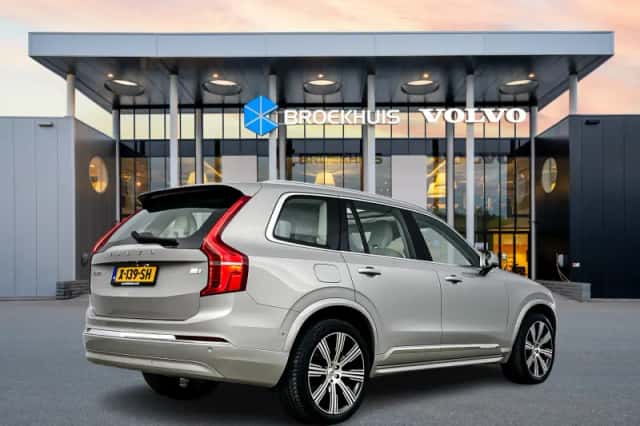 Volvo XC90 (2024) thumbnail 3