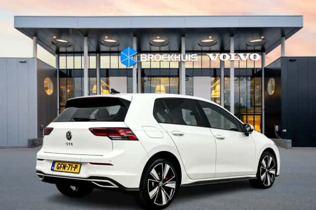 Volkswagen Golf (2021) thumbnail 3