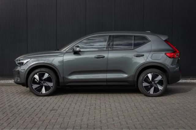 Volvo EX40 (2025) thumbnail 5