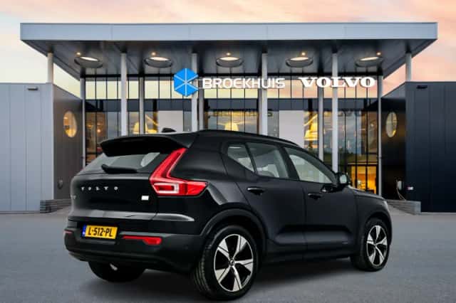 Volvo XC40 (2021) thumbnail 3