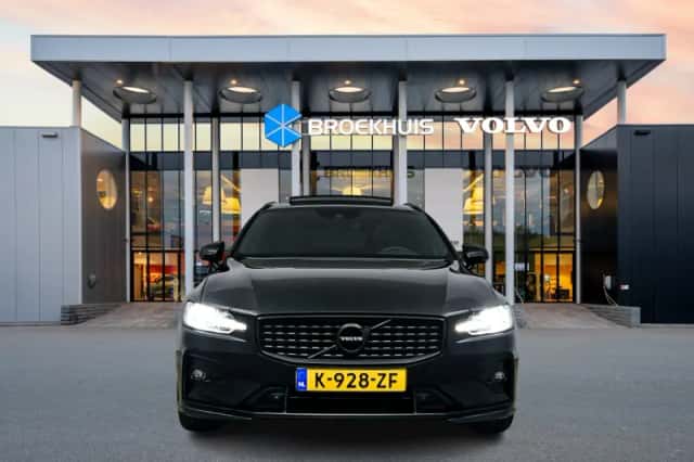 Volvo V60 (2021) thumbnail 5