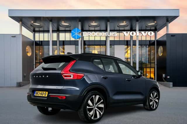 Volvo XC40 (2021) thumbnail 3