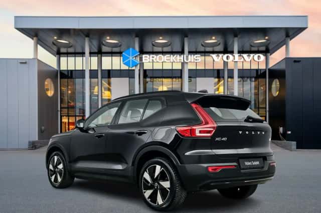 Volvo XC40 (2024) thumbnail 4