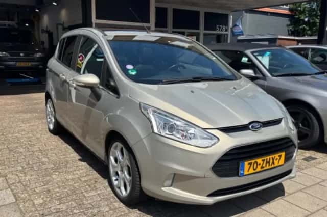 Ford B Max (2012) thumbnail 1