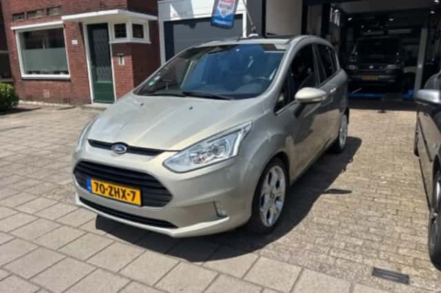 Ford B Max (2012) thumbnail 3