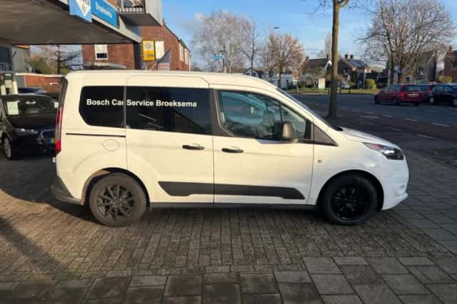 Ford Transit Connect (2016) thumbnail 21