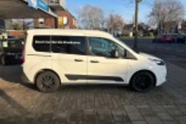 Ford Transit Connect (2016) thumbnail 35