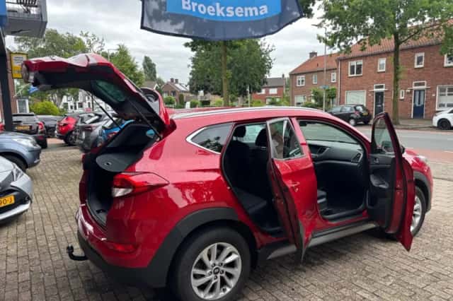 Hyundai Tucson (2018) thumbnail 17