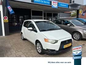 Mitsubishi Colt (2009) thumbnail 2