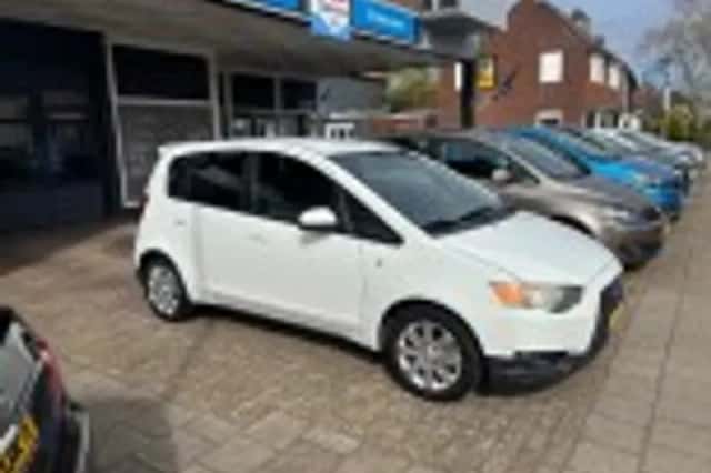 Mitsubishi Colt (2009) thumbnail 33