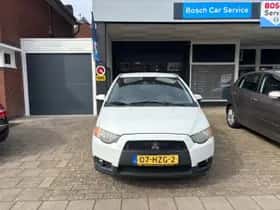 Mitsubishi Colt (2009) thumbnail 9