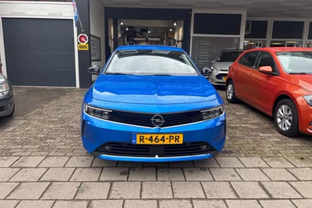 Opel Astra (2022) thumbnail 2