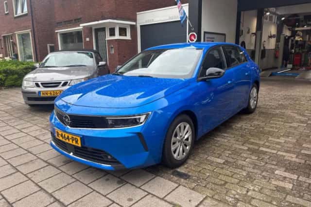Opel Astra (2022) thumbnail 3