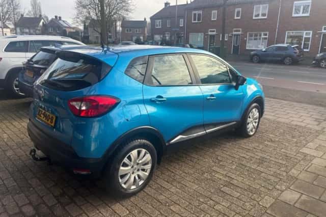 Renault Captur (2017) thumbnail 3