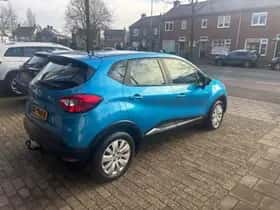 Renault Captur thumbnail 3