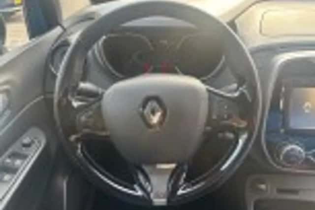 Renault Captur (2017) thumbnail 36