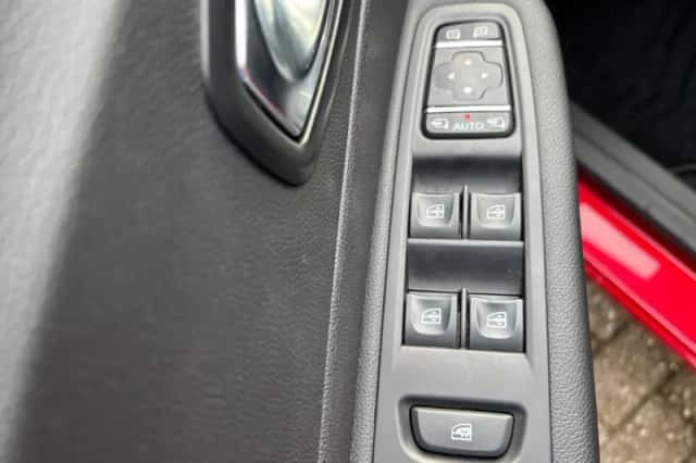 Renault Captur (2017) thumbnail 13
