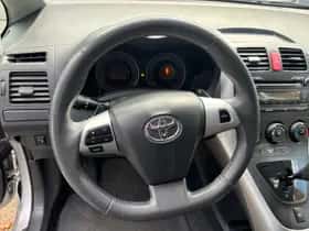 Toyota Auris thumbnail 11