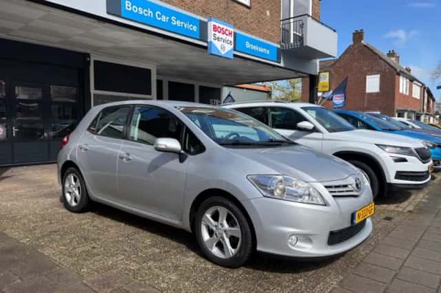Toyota Auris (2012) thumbnail 24