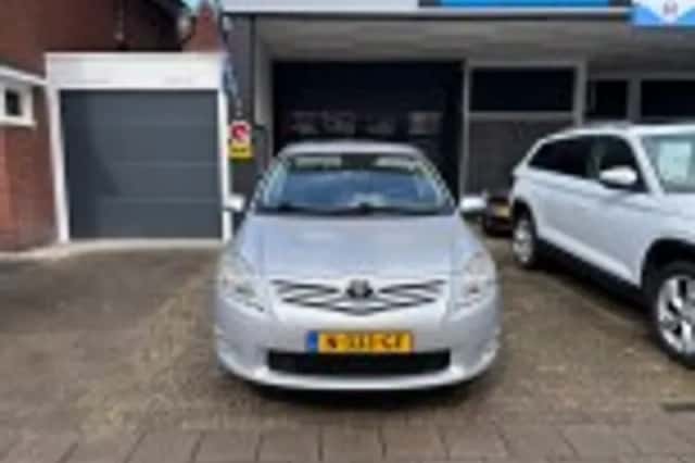 Toyota Auris (2012) thumbnail 27