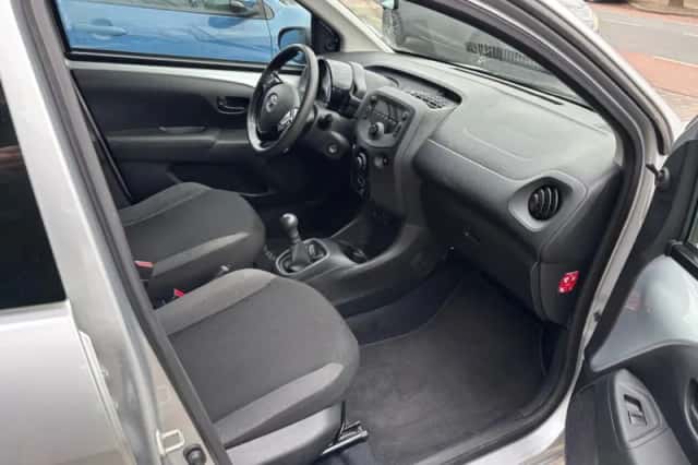 Toyota Aygo (2018) thumbnail 19