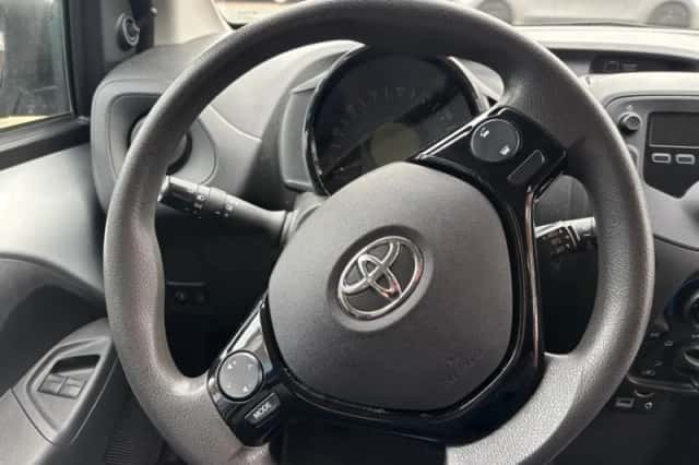 Toyota Aygo (2018) thumbnail 20