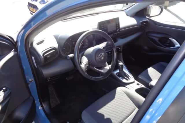 Toyota Yaris (2021) thumbnail 13