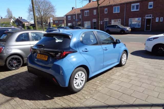 Toyota Yaris (2021) thumbnail 16